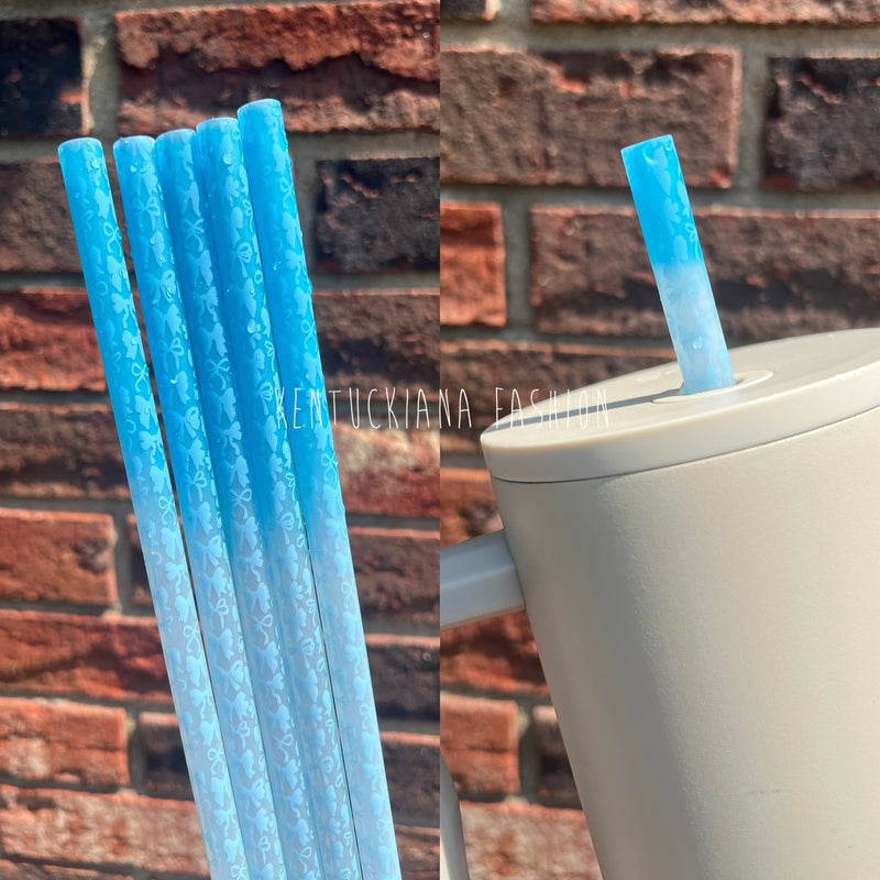 40 ounce straw - color changing blue bows